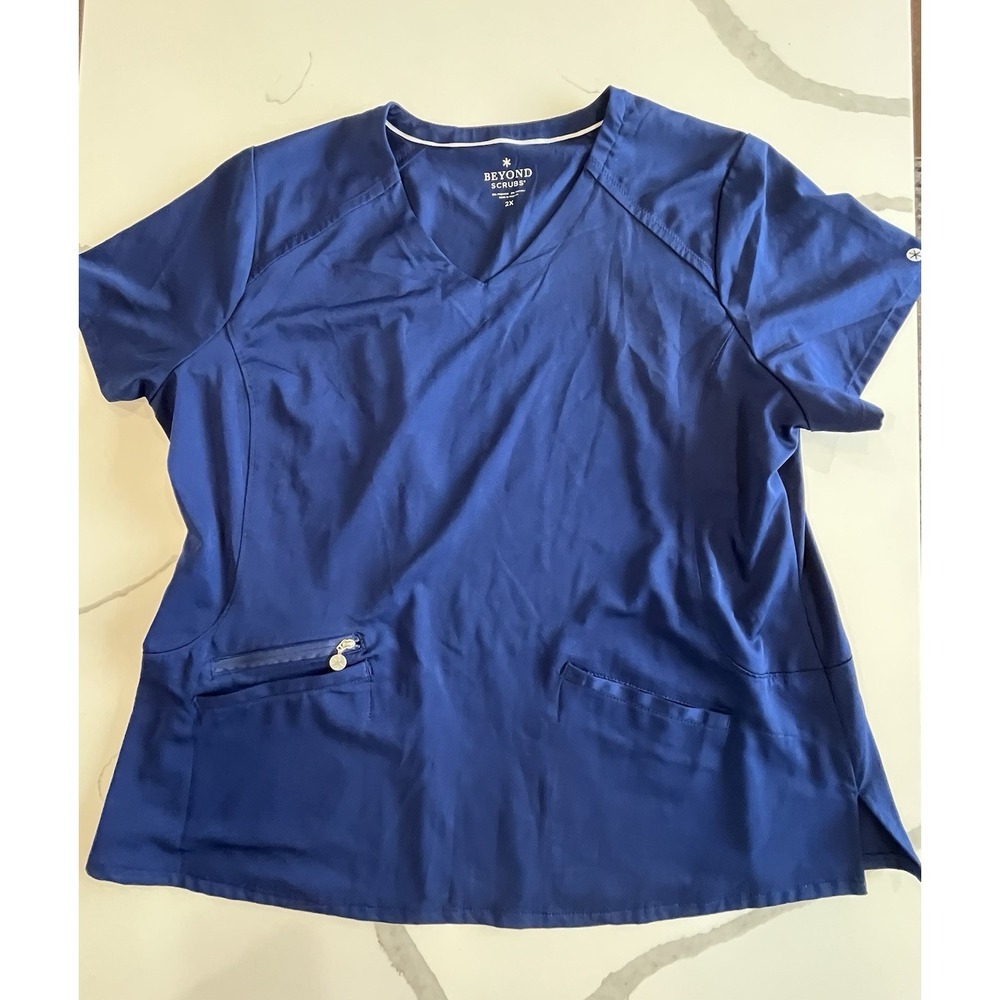 Beyond‎ Scrubs Top Women's Size 2X Navy Blue EUC